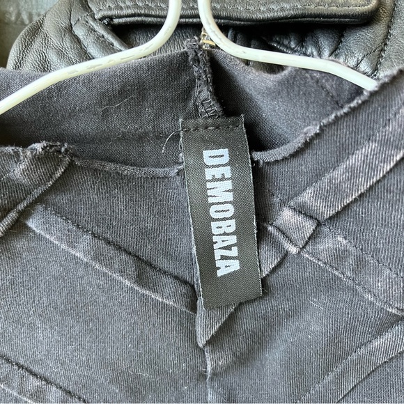 DEMOBAZA Top Dress from 2022 Winter Collection - Picture 3 of 4